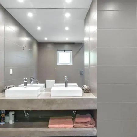 5 Bedroom Luxury House Cascais1