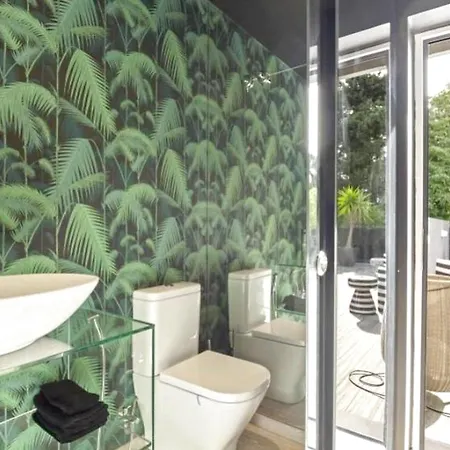 5 Bedroom Luxury House Cascais1 *