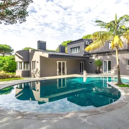 5 Bedroom Luxury House Cascais1 *