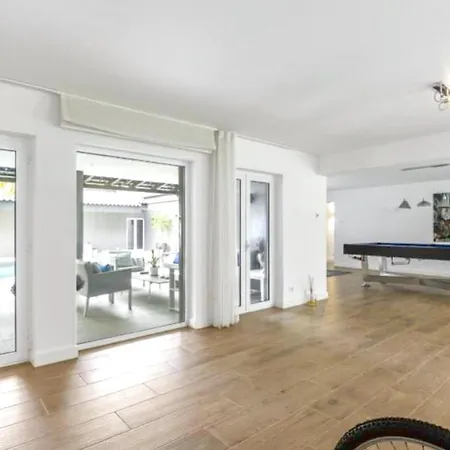 5 Bedroom Luxury House Cascais1